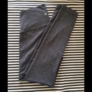 Lululemon Grey Static Print & Length 3/4“